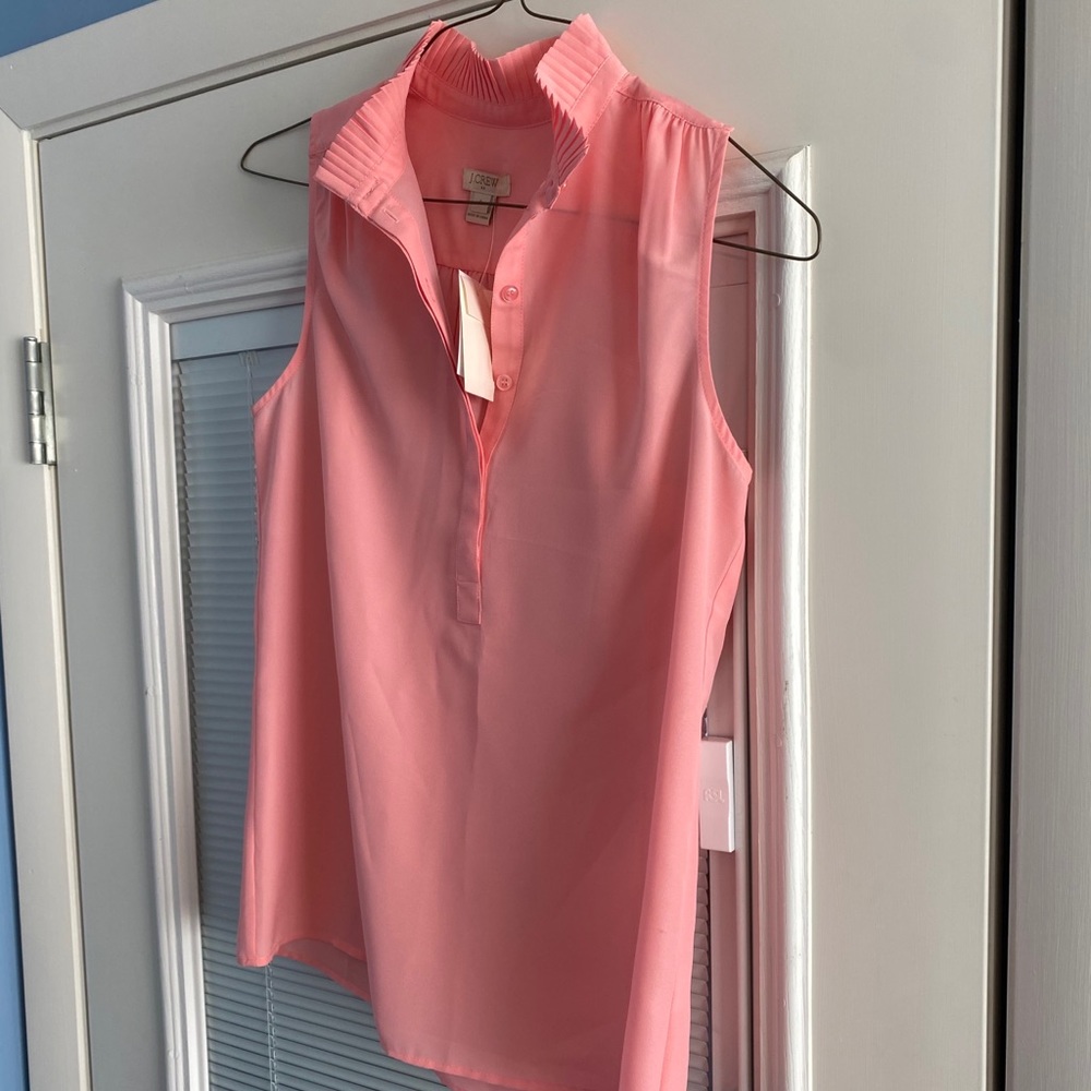 Sleeveless blouse